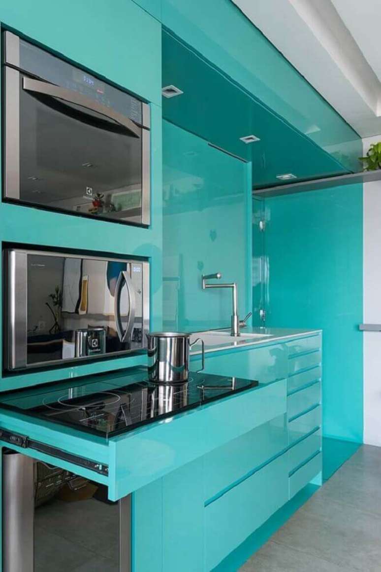8. Decoração moderna para cozinha com móveis laqueados – Foto: ArchDaily