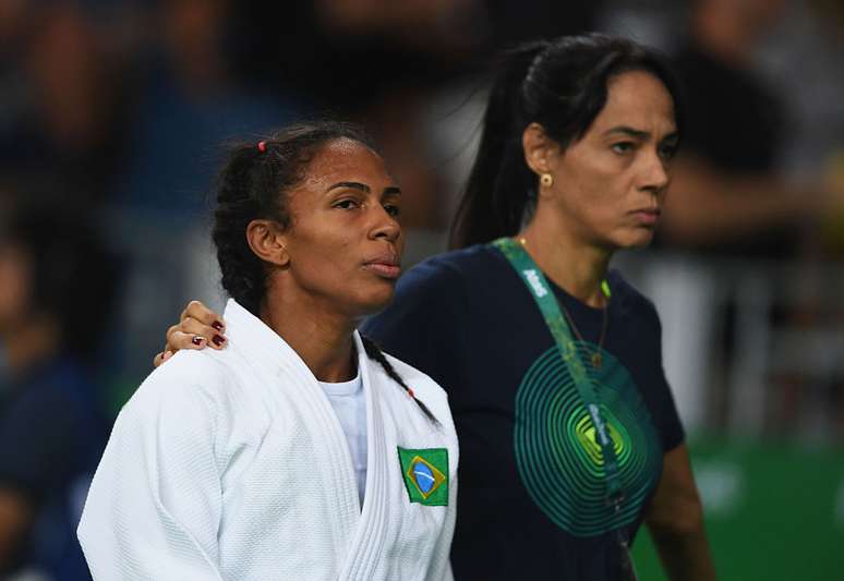 A medalha de bronze de Érika Miranda (à esq.) no Mundial de Judô foi a única do Brasil na competição