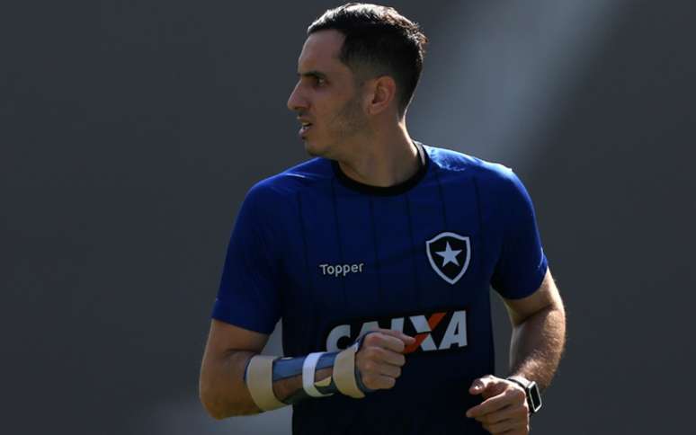 Depois de pouco mais de cinco meses, Gatito pode retornar a um jogo oficial (Foto: Vitor Silva/SSPress/Botafogo)