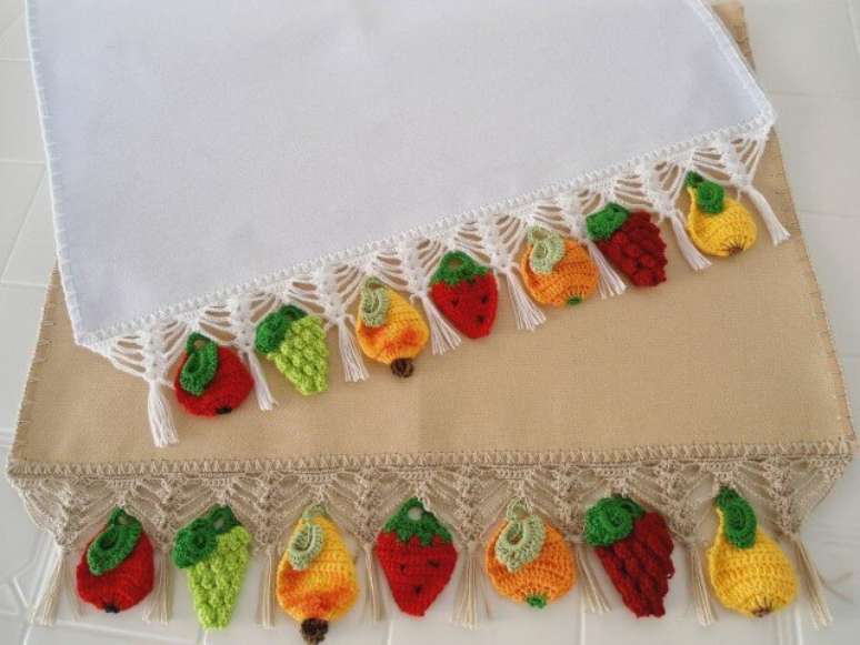 60. Bico de crochê para pano de prato com frutas de crochê. Foto de MS Musical