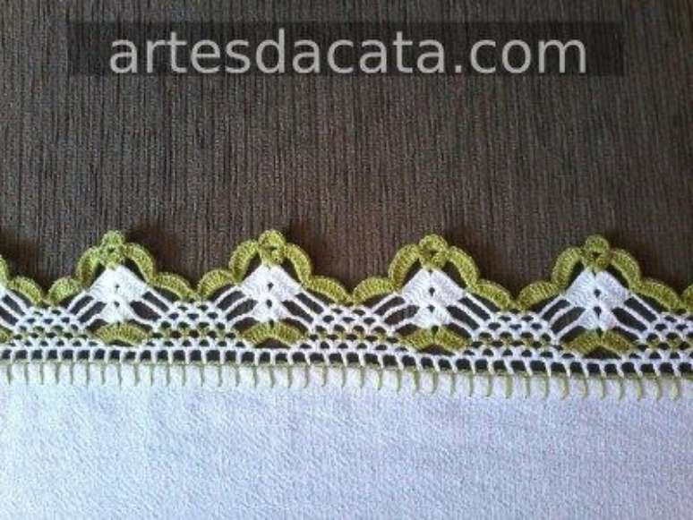 47. Bico de crochê verde e branco. Foto de Artes da Cata