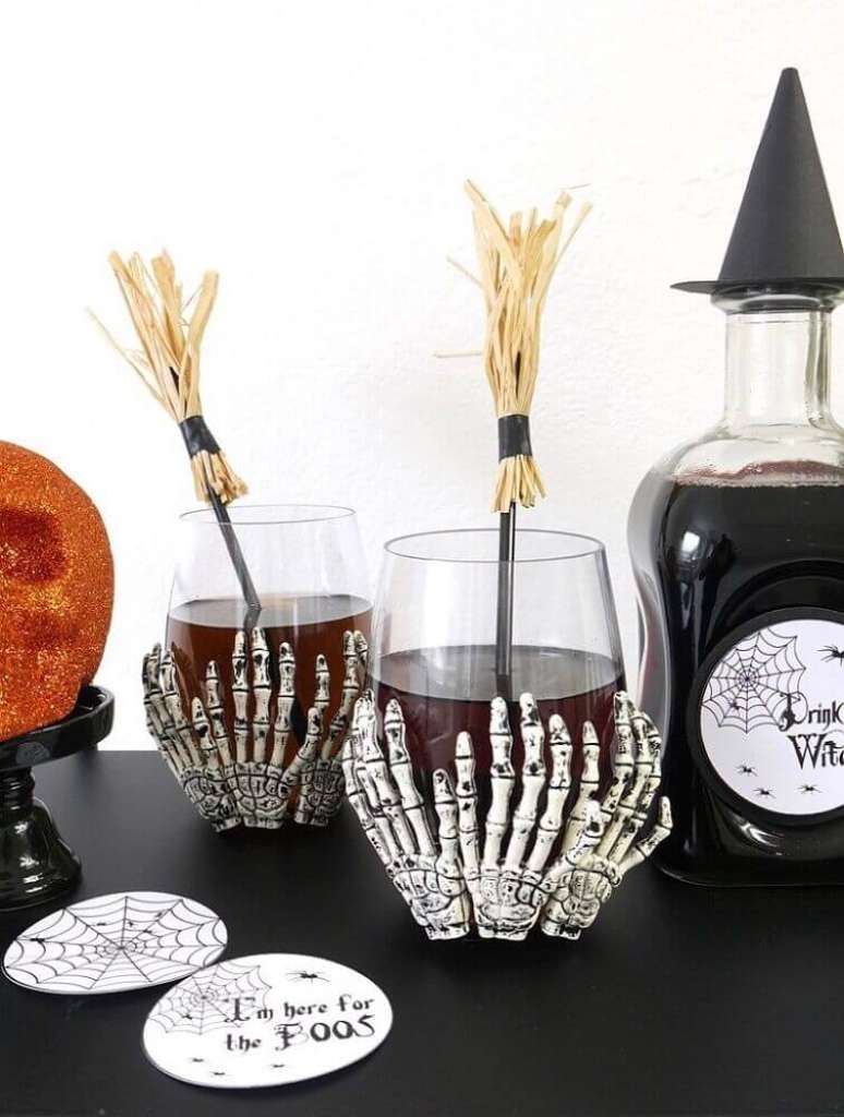 22. Modelo de copo personalizado para decoração de festa de Halloween – Foto: Pinterest