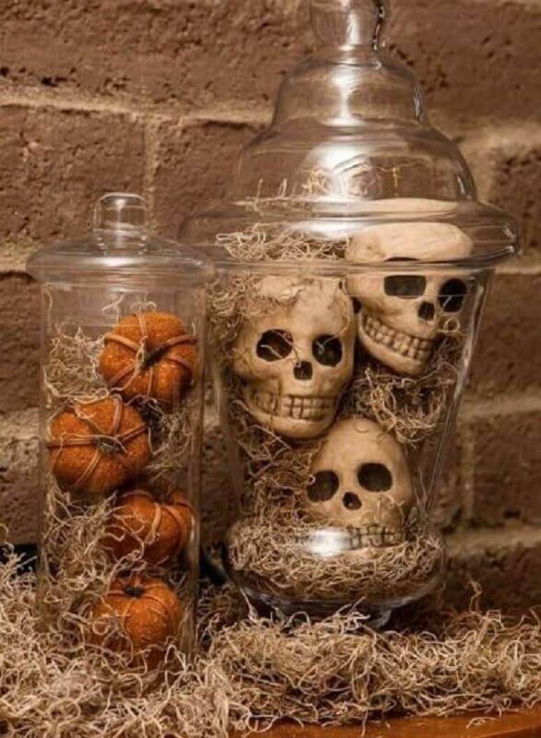 46. Os enfeites de Halloween fazem toda a diferença na decoração – Foto: Art Van Blog