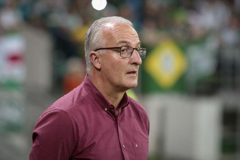 Dorival Junior preferiu não confirmar acerto com o Flamengo em contato com a reportagem