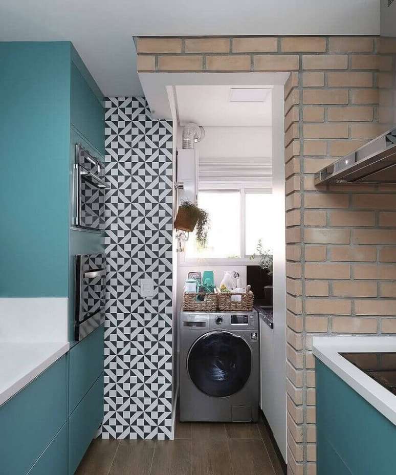 37. Fa&ccedil;a um mix de modelos e texturas no revestimento para cozinha