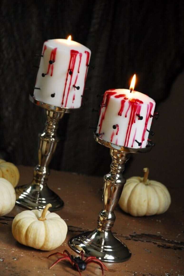 9. Decoração com velas para festa de Halloween – Foto The Senpai King