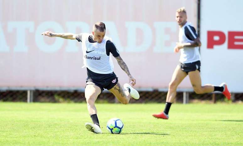 D'Alessandro deve ser titular contra o Vitória neste domingo 