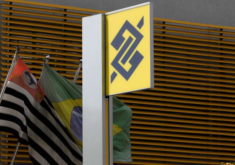 Símbolo do banco em agência em São Paulo
