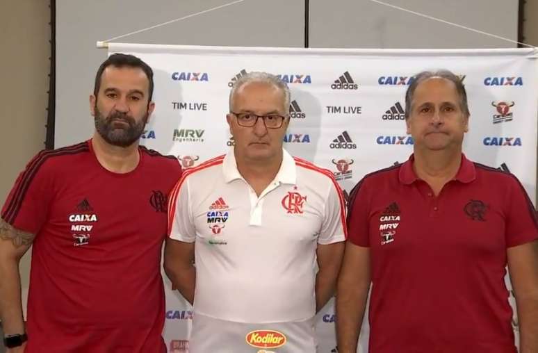 Dorival foi apresentado neste sábado, no hotel em que a delegação está hospedada (Foto: Reprodução YouTube)