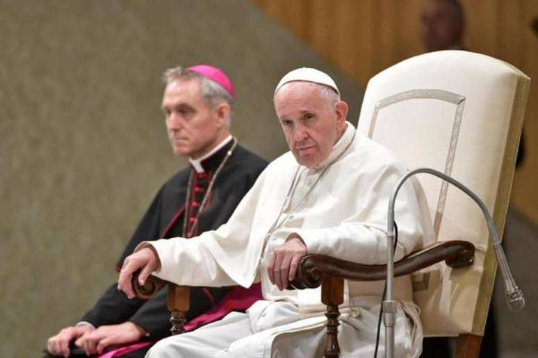 Papa Francisco enfrenta batalha contra conservadores do clero