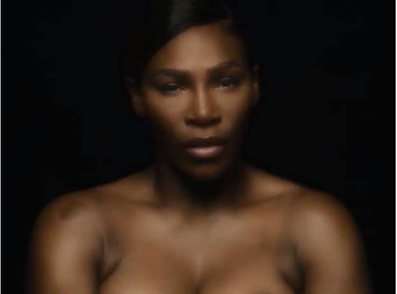 Serena Williams canta para campanha de conscientização sobre câncer de mama