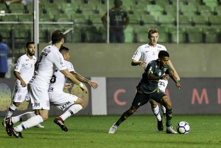 O Coelho conseguiu dois pontos seguidos contra gigantes do futebol brasileiro, São Paulo e Corinthians, e crê que evitar a derrota para esses clubes ajuda na fase final da competição- Mourão Panda / AFC