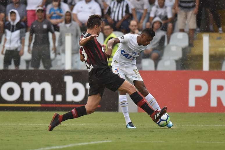 Bruno Henrique tem novo trauma no olho direito (Foto: Ivan Storti)