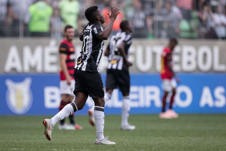 Cazares comemora gol do Atl&eacute;tico-MG
