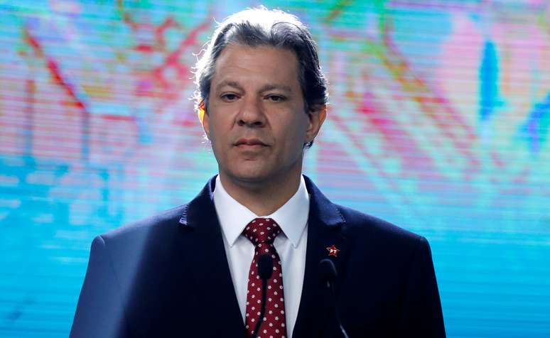 O candidato do PT à Presidência, Fernando Haddad, durante debate em São Paulo