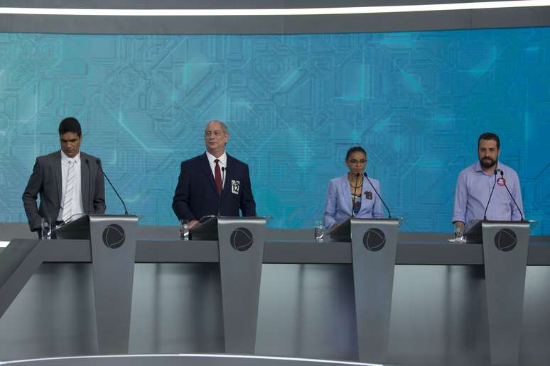Candidatos &agrave; Presid&ecirc;ncia durante o debate da Record