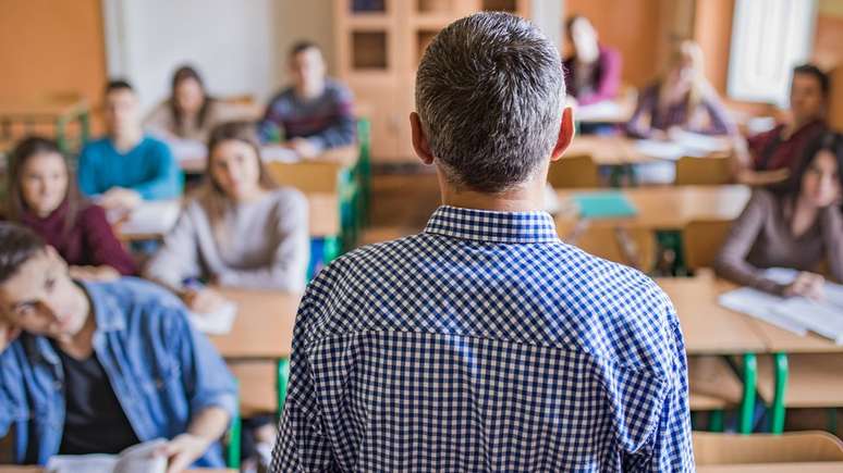 Na Alemanha, período de treinamento prático em sala de aula chega a durar dois anos