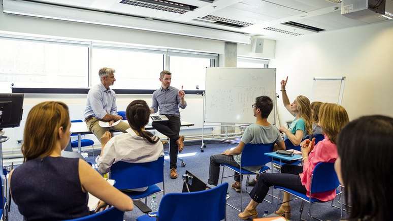 Outro fator comum entre os países com melhor desempenho no Pisa é a ampla oferta, aos professores, de cursos que garantam um aprendizado contínuo