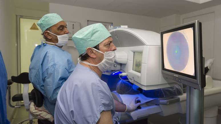 A técnica criada por Mourou e Strickland tem várias aplicações, inclusive cirurgias oftalmológicas