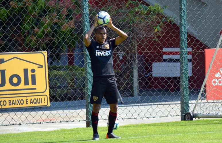 Régis não tem treinado no CT da Barra Funda desde o fim da semana passada (Érico Leonan/saopaulofc.net)