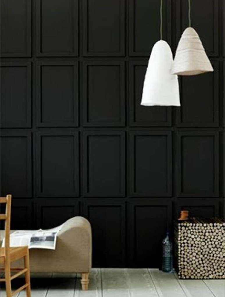 37. Decoração moderna com moldura de parede pintada de preto e pendentes brancos – Foto: Pinterest