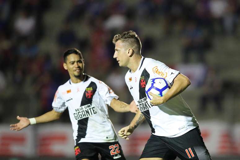 Comemoração do gol de Maxi López, do Vasco