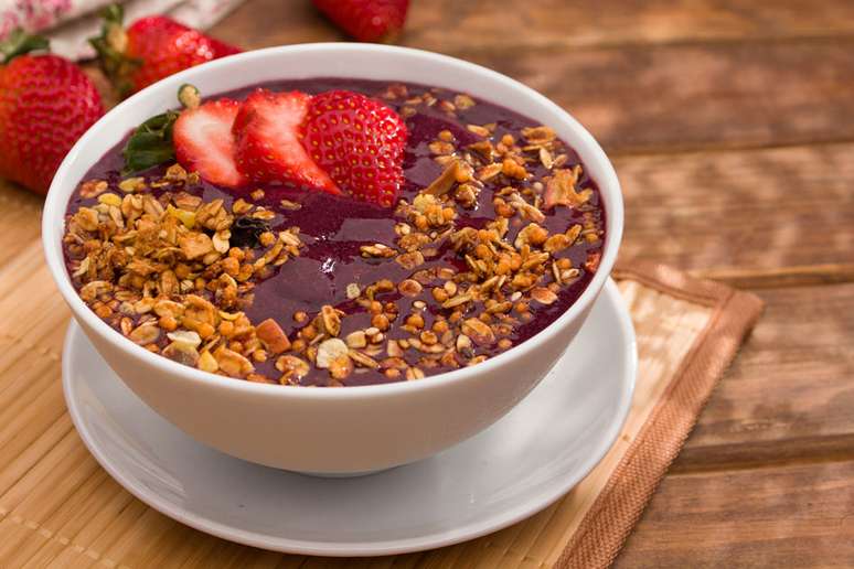 O açaí é uma ótima opção saudável e energética para o café da manhã ou lanche da tarde 