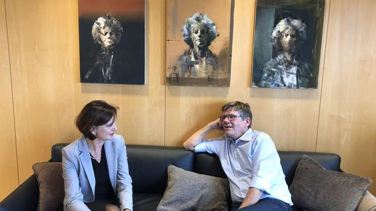 Ase Gornitzka e Svein Stolen afirmam que a decis&atilde;o da universidade foi para se manter fiel aos seus princ&iacute;pios