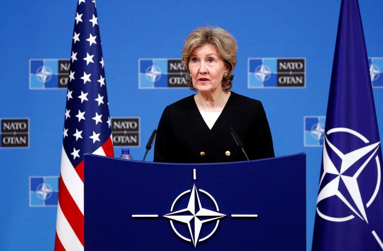 Embaixadora dos EUA na Otan, Kay Bailey Hutchison, fala a jornalistas na sede da ONU
02/10/2018
REUTERS/Francois Lenoir