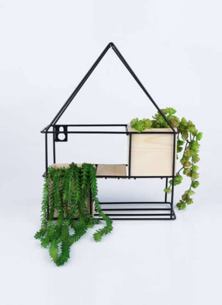 47. Essas estruturas suspensas com cachepots ficam &oacute;timas. Foto de Trinket