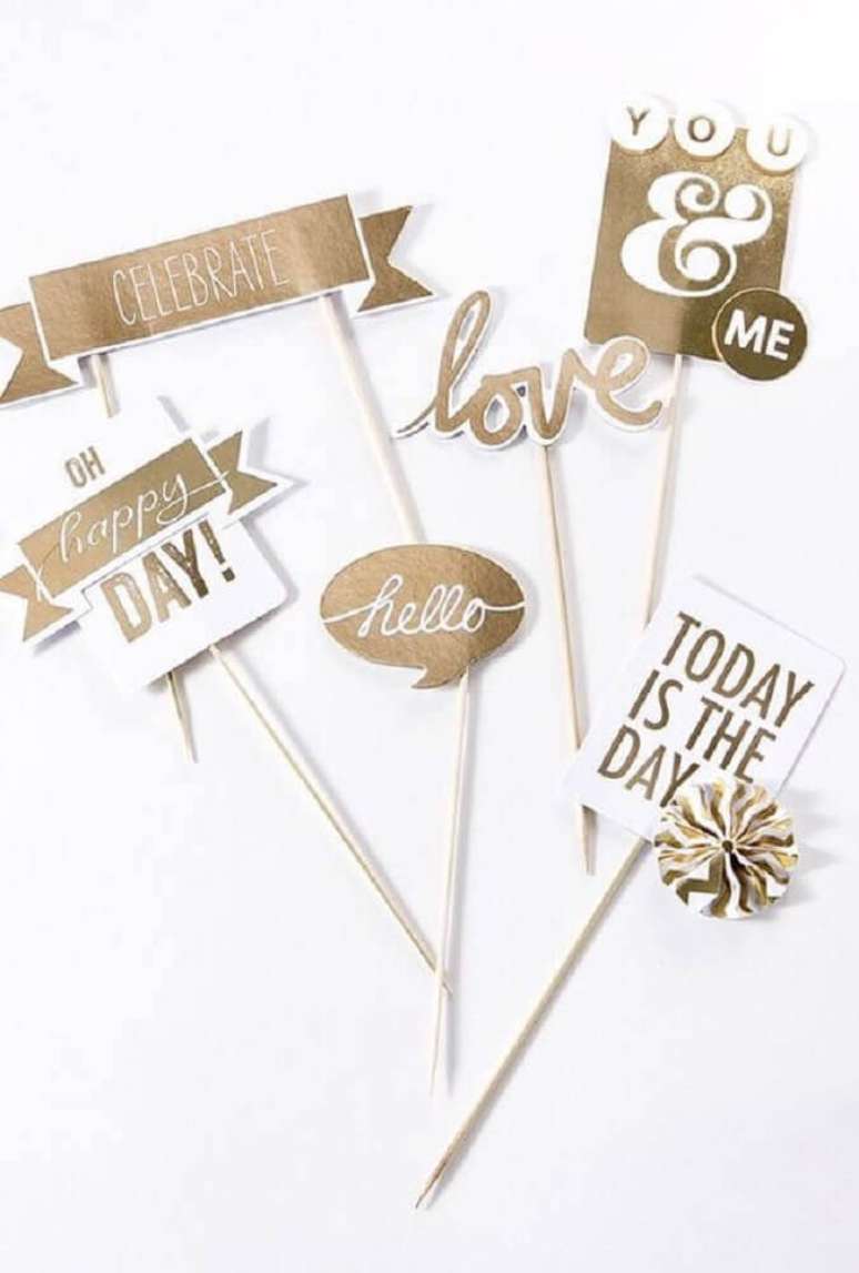 33. &Eacute; importante que as plaquinhas de festa tenham detalhes do tema escolhido &ndash; Foto: Pinterest