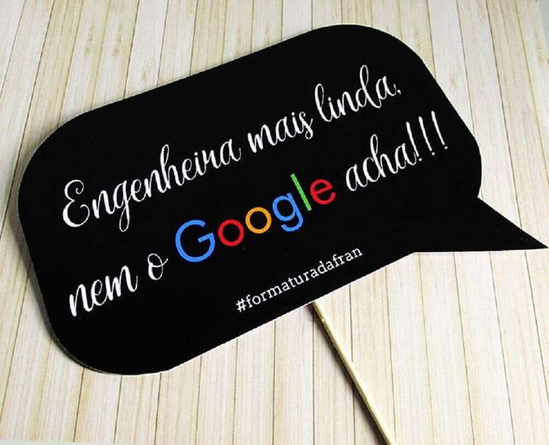 37. As plaquinhas para formaturas tamb&eacute;m est&atilde;o virando tend&ecirc;ncia &ndash; Foto: Artesanei