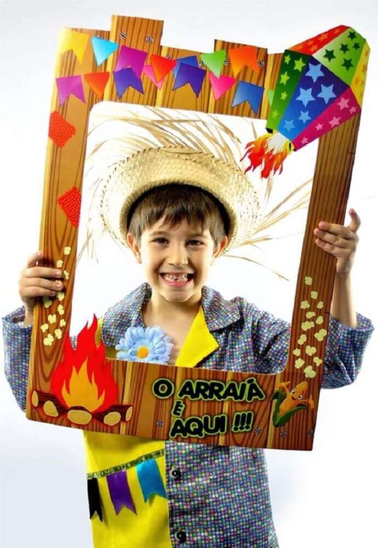 10. As plaquinhas para festa junina que tem espa&ccedil;o para colocar o rosto s&atilde;o super divertidas e rendem &oacute;timas fotos &ndash; Foto: Pinterest