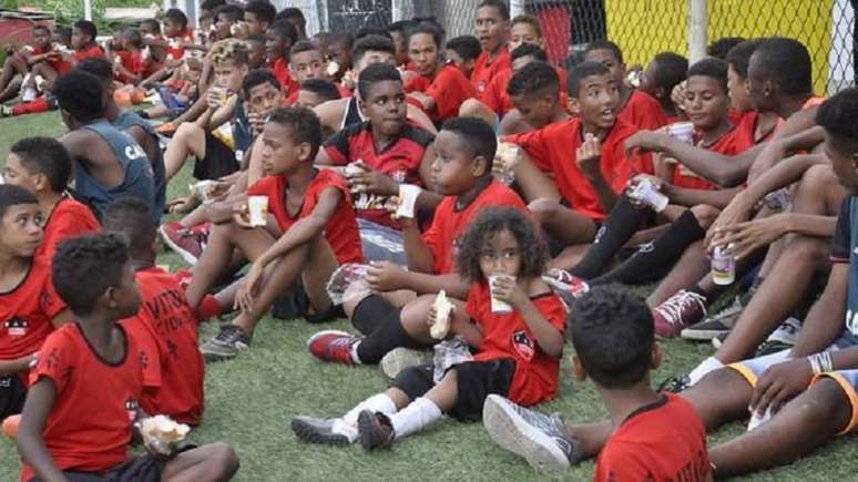 O projeto atende 400 crianças e adolescentes em estado de vulnerabilidade social (Foto: Maurícia da Matta/Vitória)