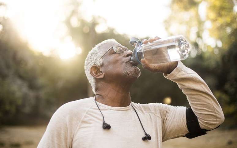 Hidrate-se: a importância de beber água para ter um corpo saudável