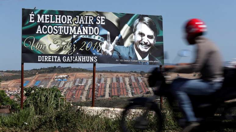 Outdoor de apoio a Bolsonaro em Garanhuns (PT), cidade de Lula