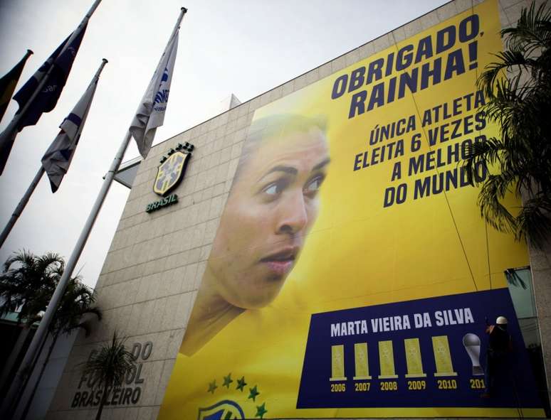 CBF homenageia campeões olímpicos em sua sede no Rio