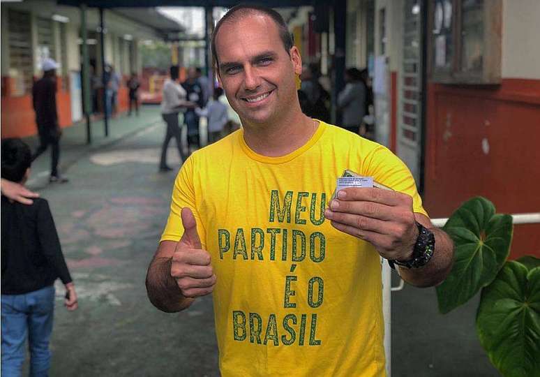 O deputado Eduardo Bolsonaro (PSL-SP) foi ao Twitter nesta segunda-feira, 18, para negar que esteja envolvido na articulação para a recriação da União Democrática Nacional (UDN)