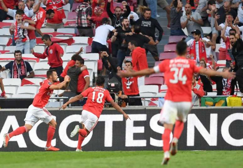 Benfica venceu o clássico (Foto: FRANCISCO LEONG / AFP)