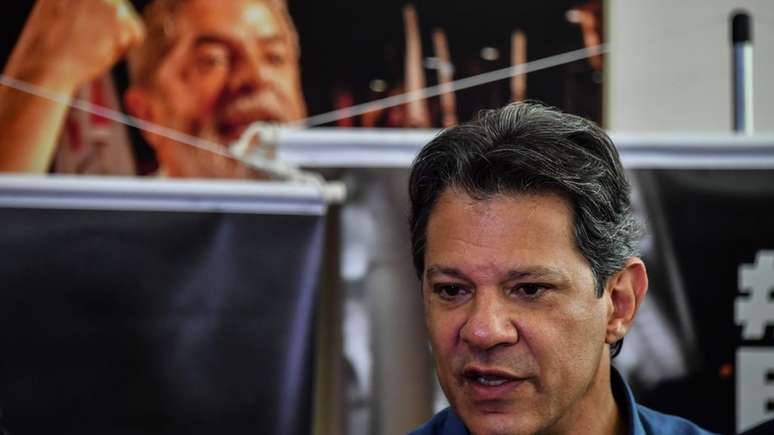 Haddad &eacute; cobrado para ser mais 'ele mesmo", deixando de lado - ou minimizando - a imagem do PT