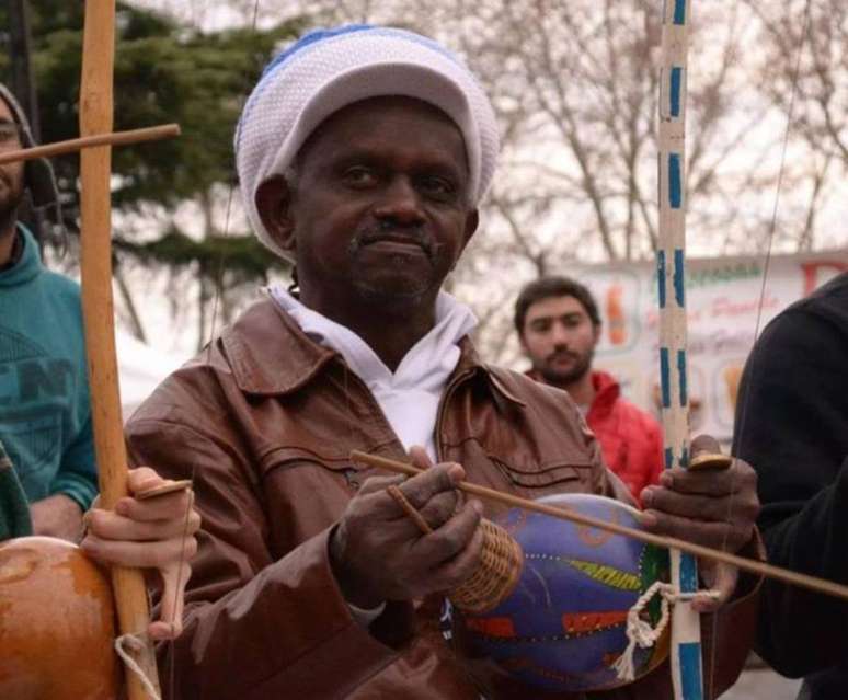 Mestre Moa do Katendê foi assassinado a facadas em um bar de Salvador, após manifestar apoio a Fernando Haddad (PT)