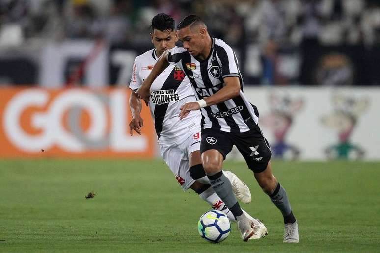 Botafogo e Vasco ficaram no empate por 1 a 1, pelo Brasileirão