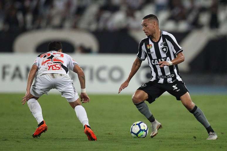 Luiz Fernando fez o gol do Botafogo no empate com o Vasco
