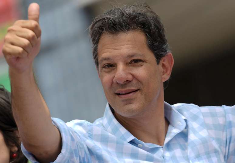 Haddad acena em Belo Horizonte
 5/10/2018   REUTERS/Washington Alves