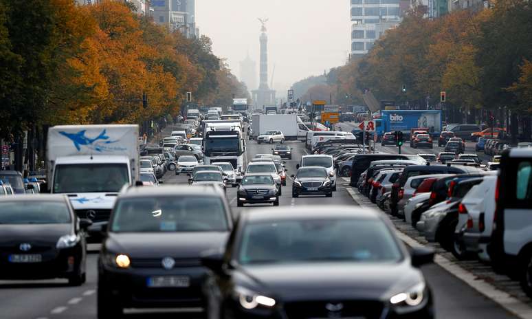 Carros em rua de Berlim, na Alemanha
09/10/2018
REUTERS/Fabrizio Bensch 