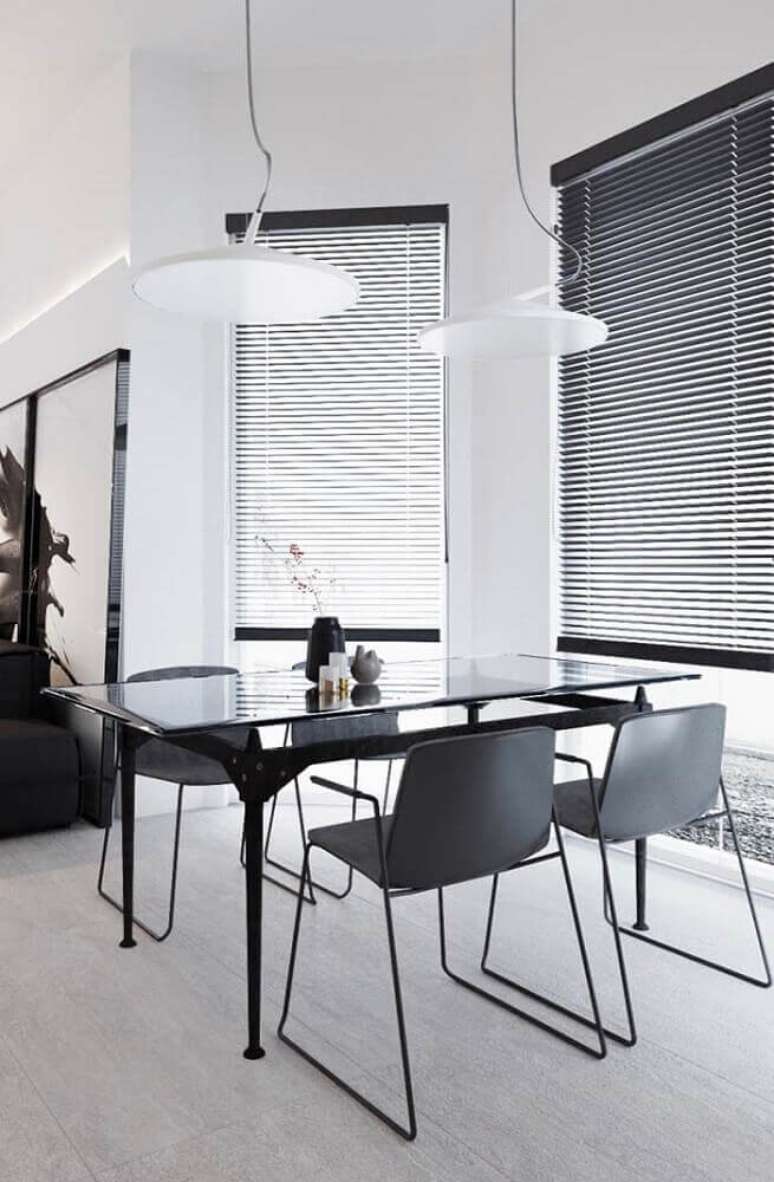 35. Decoração para sala de jantar moderna preta e branca – Foto: Pinterest