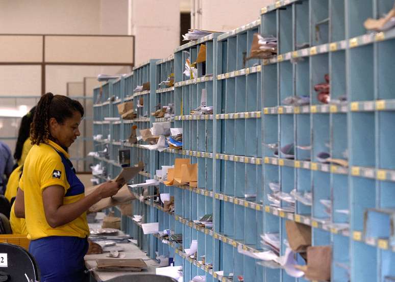 Os Correios estão presentes em 5.570 municípios da União.