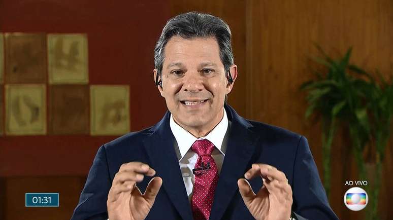O candidato &agrave; Presid&ecirc;ncia do PT, Fernando Haddad, concede entrevista ao Jornal Nacional, da TV Globo