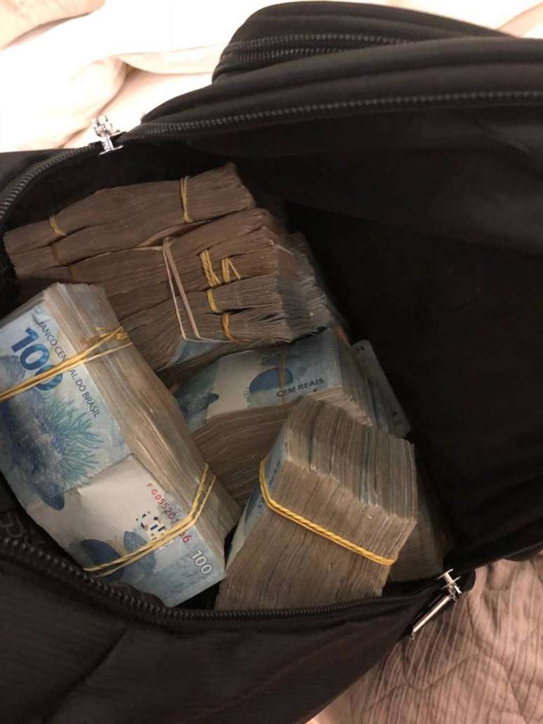 Investiga&ccedil;&otilde;es do Deic apontam que quadrilha pode ter movimentado R$ 400 milh&otilde;es em 18 meses.