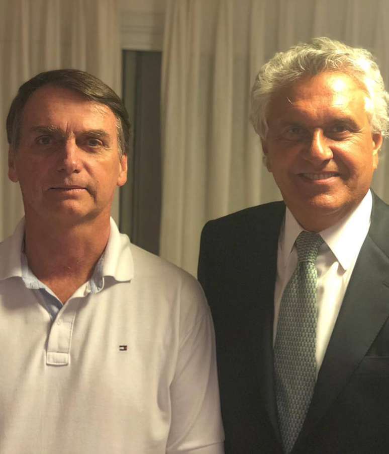 Presidenciável do PSL Jair Bolsonaro ao lado do governador eleito de Goiás, Ronaldo Caiado, que visitou o candidato em sua residência na Barra da Tijuca no Rio 